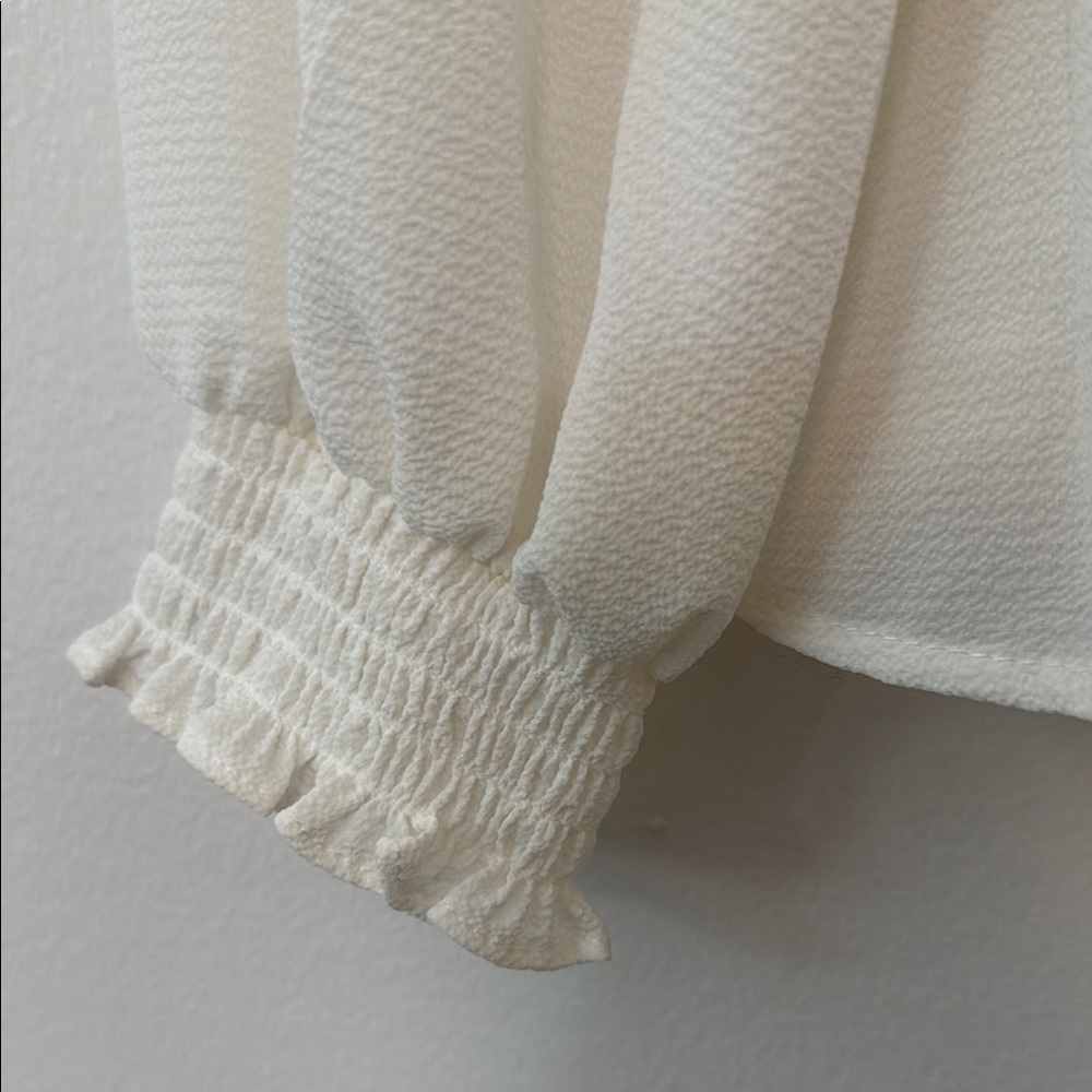 NEW CeCe Pin-Tuck Smocked Cuff Blouse Ruffle Neck Cream - Picture 6 of 7